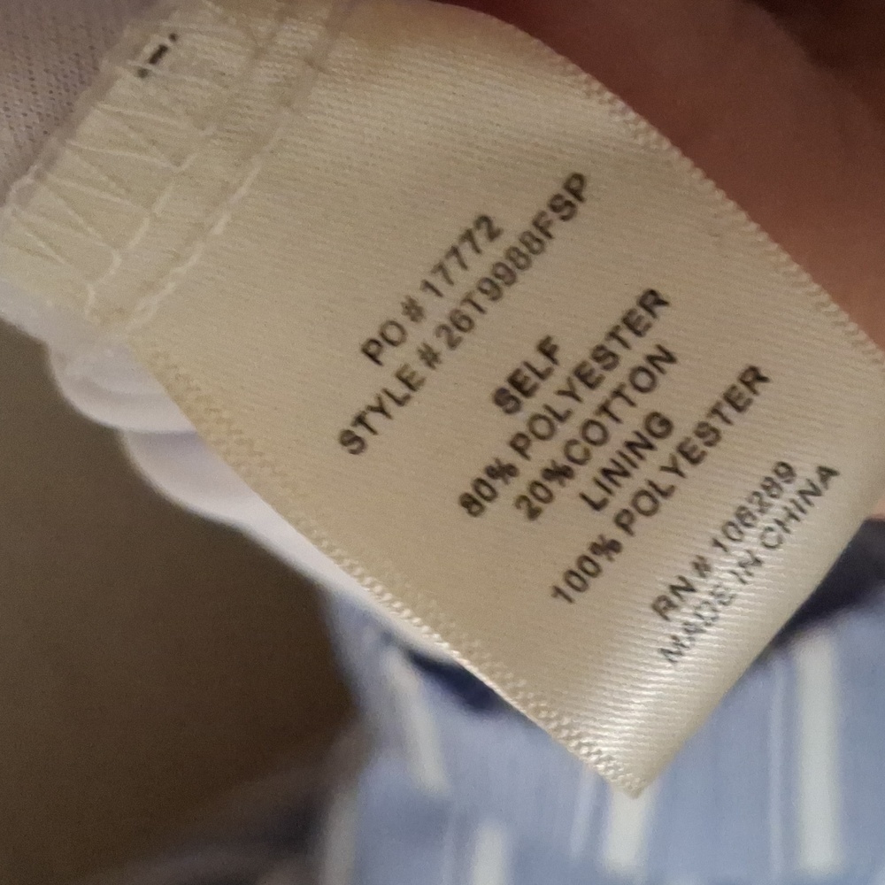 Altar'd state dress size large, fits more like a small to medium - Picture 5 of 6